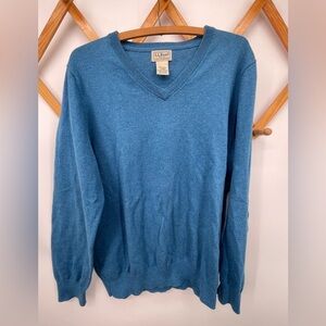 L.L. Bean Men's V-Neck Sweater in Blue 95% cotton, 5% cashmere